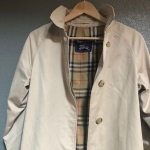 Burberry Women’s Single Breasted, Belted Trench